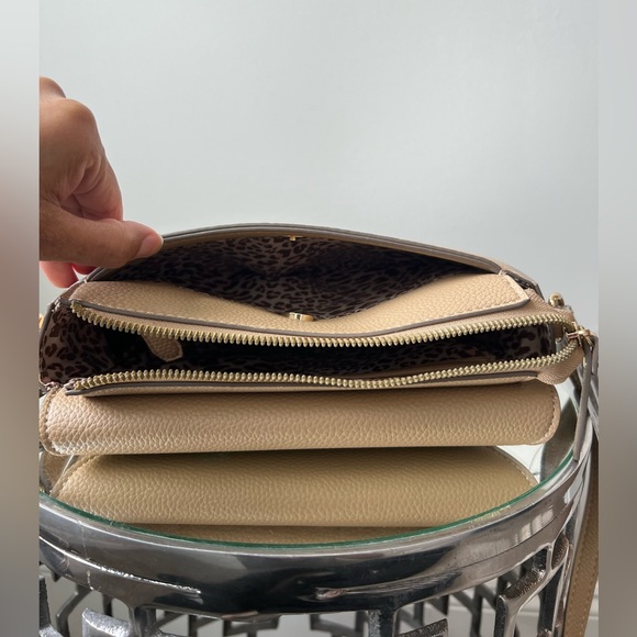 NWT Nanette Lepore crescent crossbody bag. This bag is great for any occasion. - Picture 6 of 8